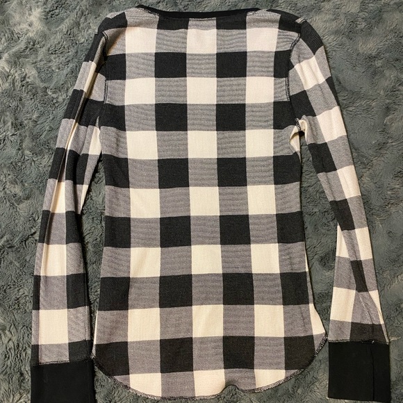 Old Navy checkered long sleeve thermal - Picture 3 of 3